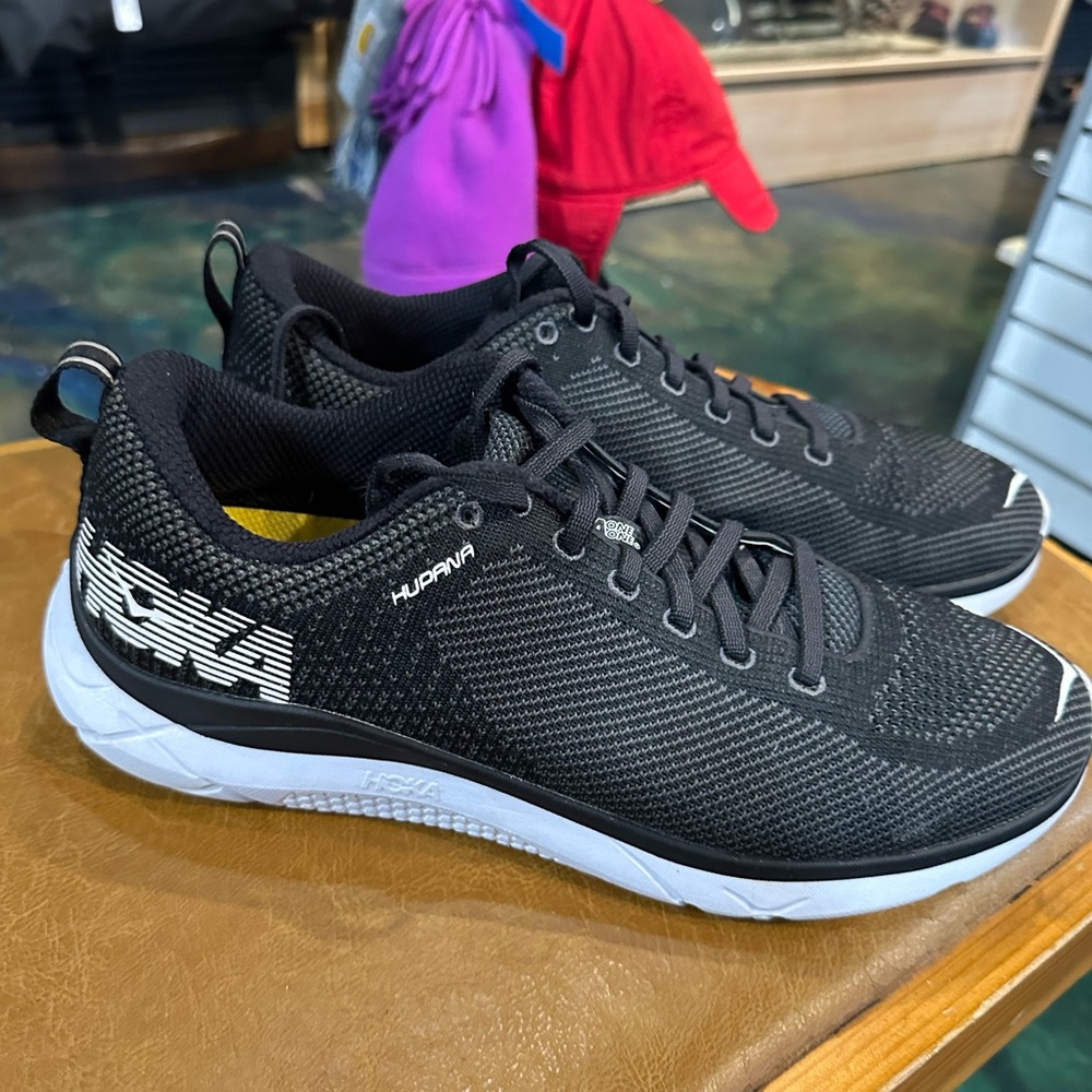 Hoka Hupana One One